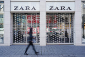 震撼！ZARA 集團不敵虧損　將關閉全球1200間門市