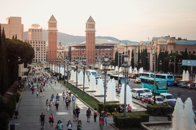 ▲有網友分享西班牙巴塞隆納的城市空拍照，超方正的規劃讓大家讚嘆不已。（圖／取自pixabay）