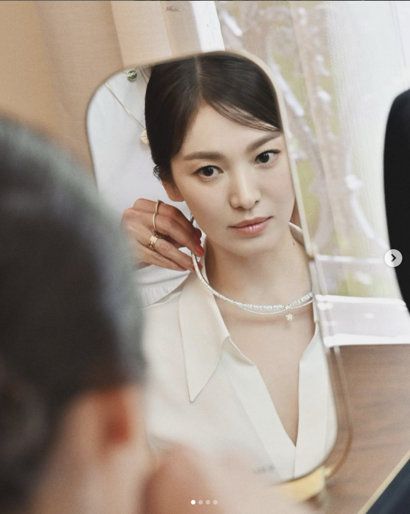 宋慧喬在廣告中散發出自信與優雅的光芒