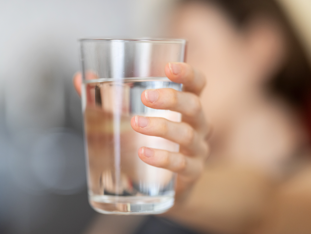 多喝水是最省錢的美肌保養法（圖片來源：Unsplash）