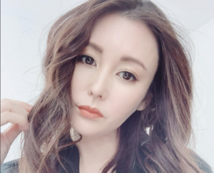 麻衣離婚後活出最美狀態