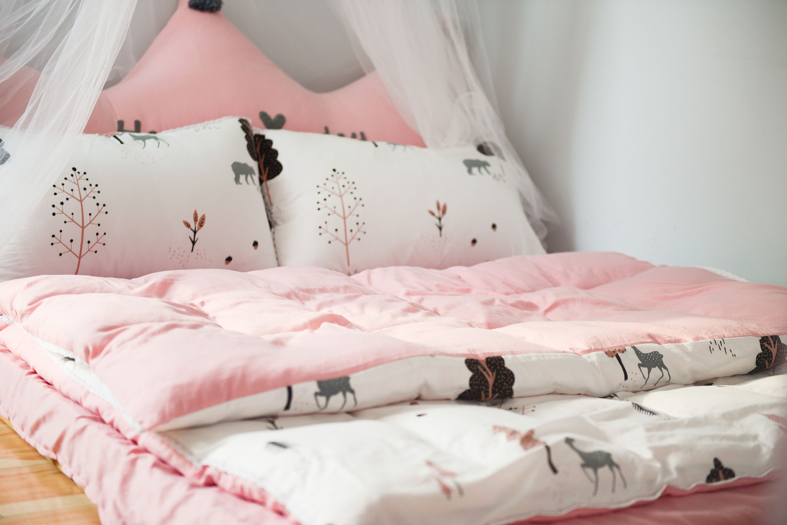 快速招桃花的撇步：選擇粉色寢具，燃點愛情的火花！