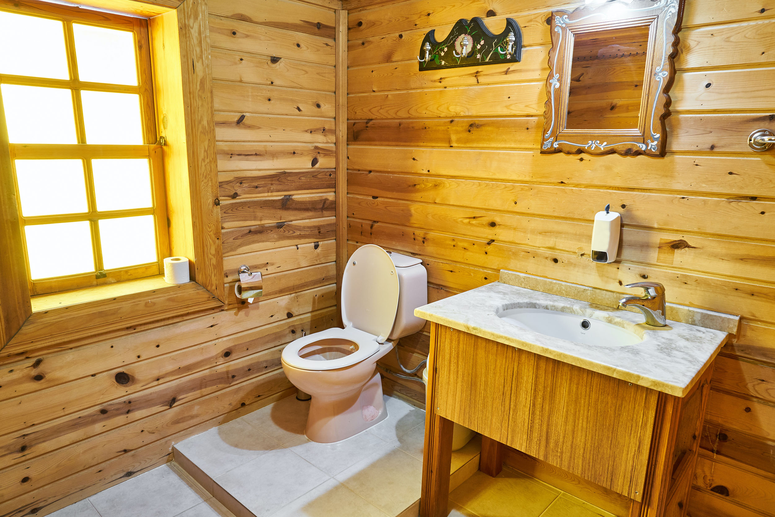 廁所通風有道！打造乾爽舒適空間，享受良好風水流動的秘訣！