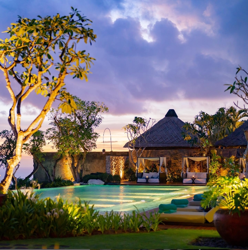 峇里島寶格麗飯店得天獨厚的美景。（圖／IG@Bulgari Resort Bali） 