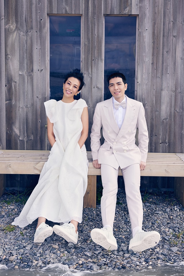 蕭敬騰（左）和經紀人女友 Summer（右）宣布登記結婚，正式成為夫妻。（圖片來源 ：喜鵲娛樂）