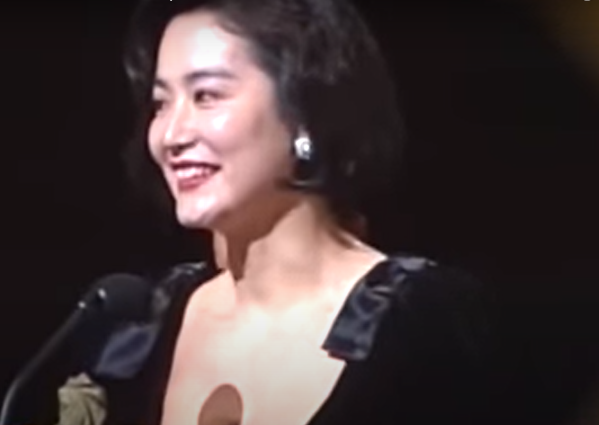（林青霞榮登第27屆金馬獎最佳女主角寶座，曾說「從台下到台上，短短一條路，好像走了幾世紀」。圖片來源：TGHFF/YouTube）