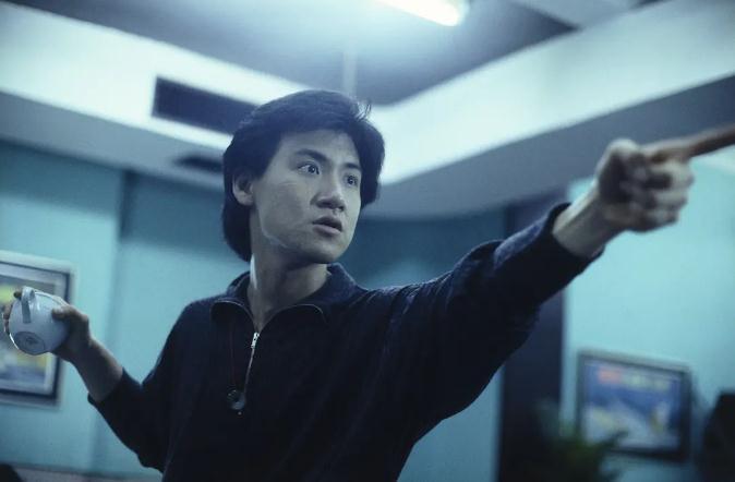 歌神張學友是華語歌壇神一般的存在，他在1990年代也演出過不少經典港片