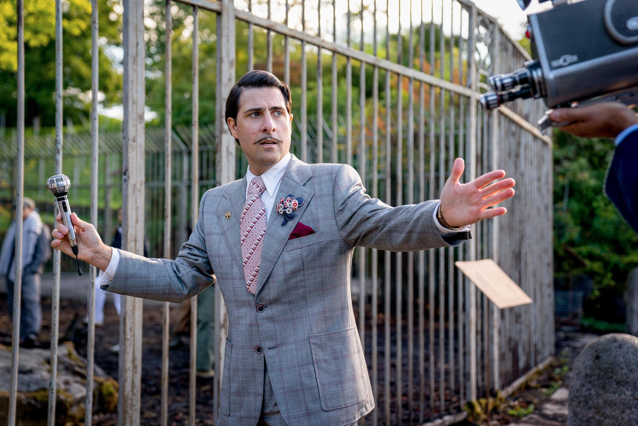 前傳的遊戲主持人盧克萊修&middot;「幸運」&middot;富萊克曼。（圖片來源：IMDb）