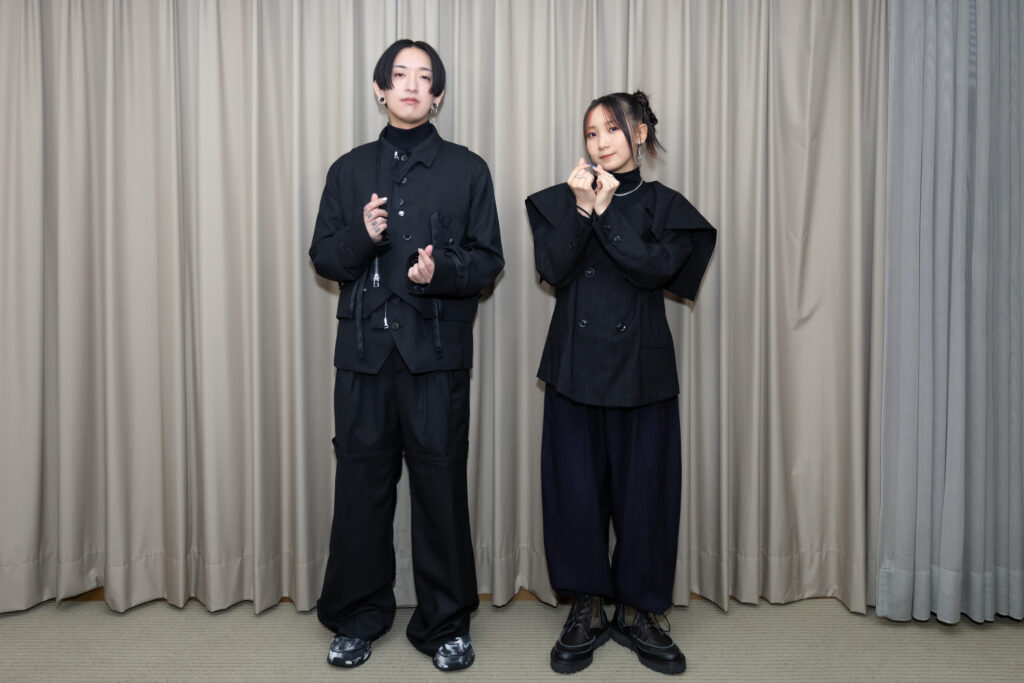 YOASOBI 意外自己的票有十六萬人搶票。（圖片來源：Sony Music 提供）