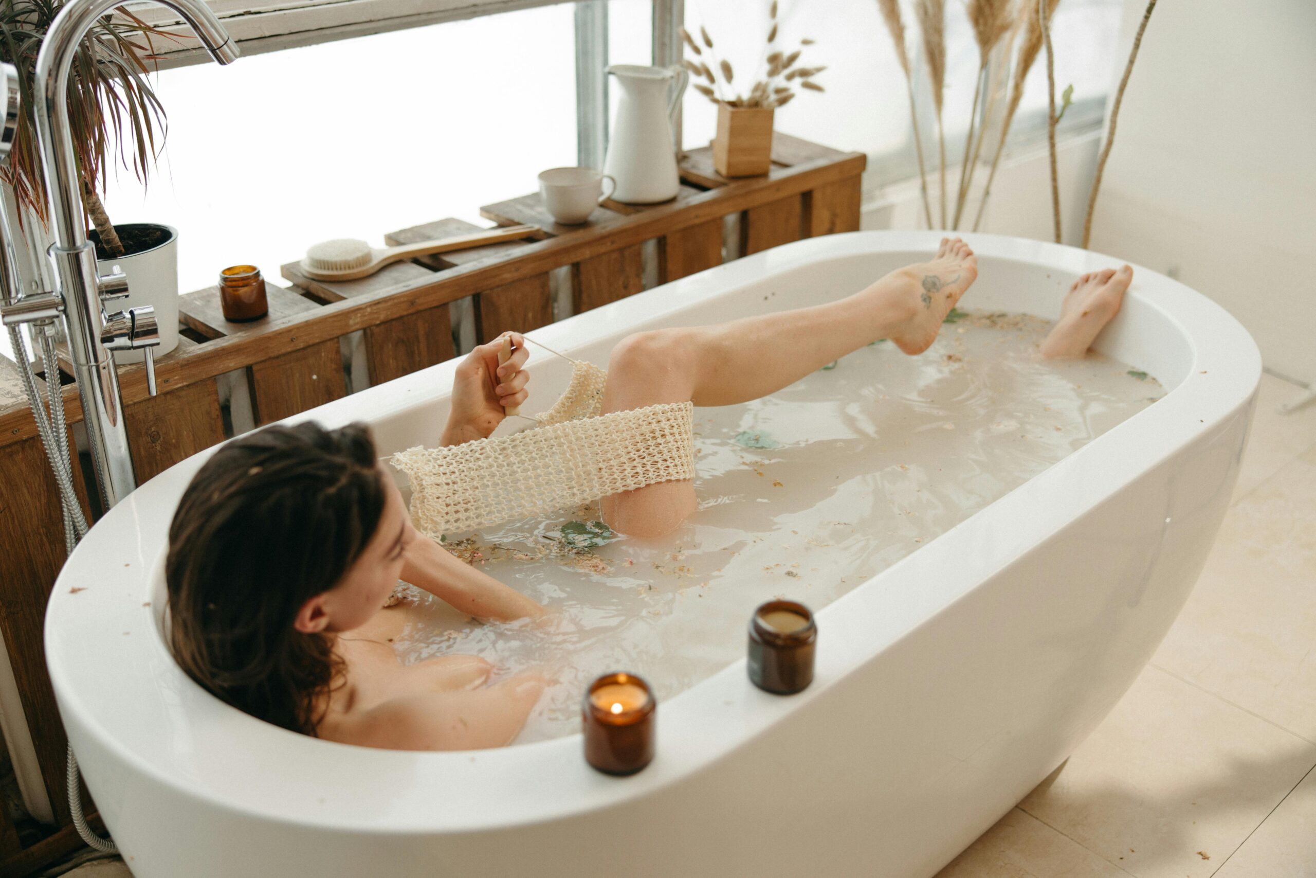 舒服的熱水澡可以有效消除疲倦感（圖／Pexels）