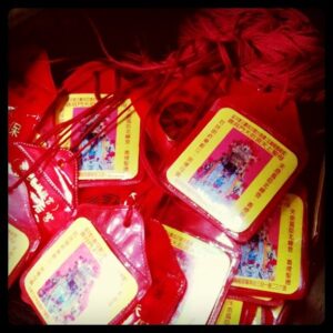 一年平安符如何正確處理？回廟宇知識指南