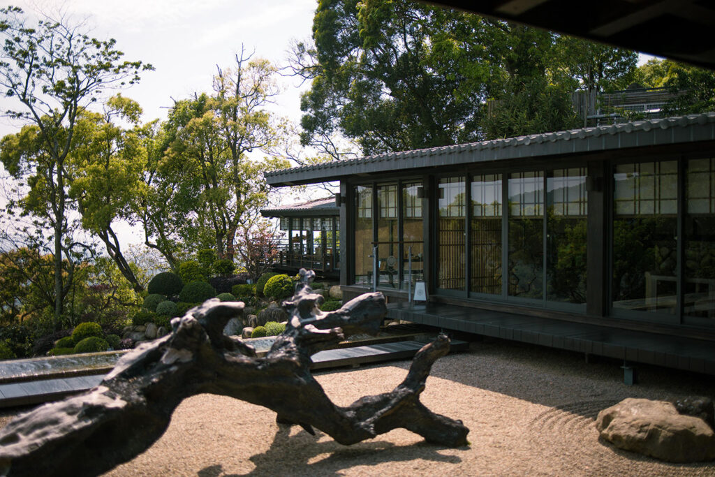 日式禪意的飛花落院，景是由木與石、竹與泥構築而成。（圖片來源：飛花落院提供）
