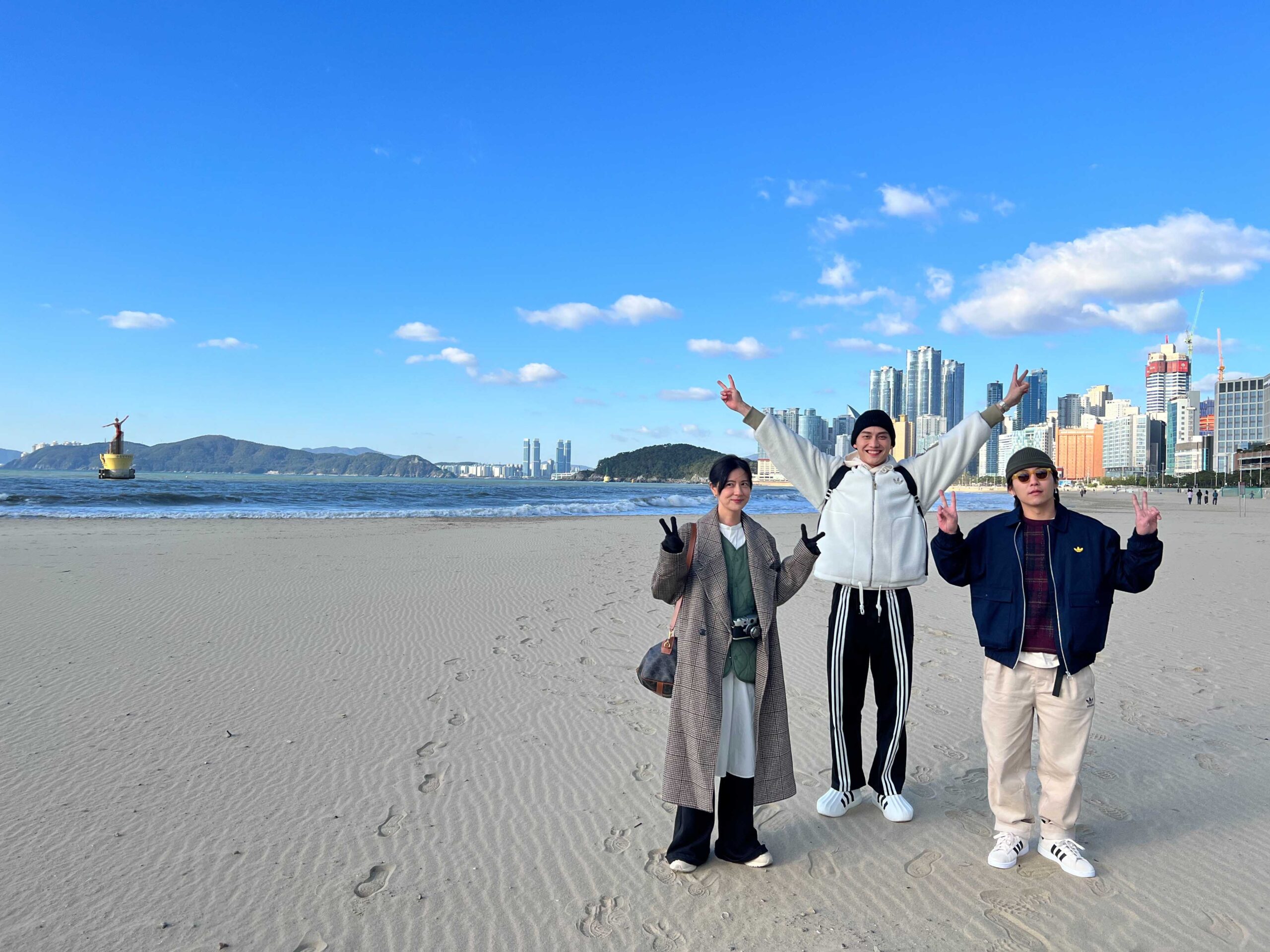 林予晞、范少勳、巫建和（左起）前往釜山。（圖片來源：《演員們的旅行》、青春期影視 提供）