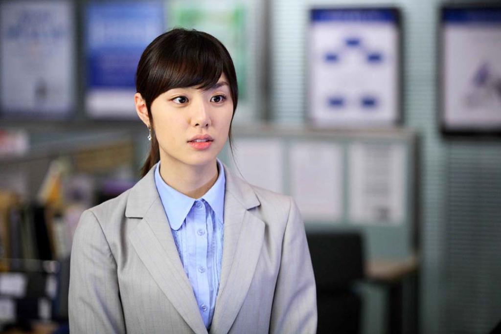 業務員有機會透過與客戶頻繁來往，得到案子。（圖片來源／《野蠻師生3之黑道業務員》）