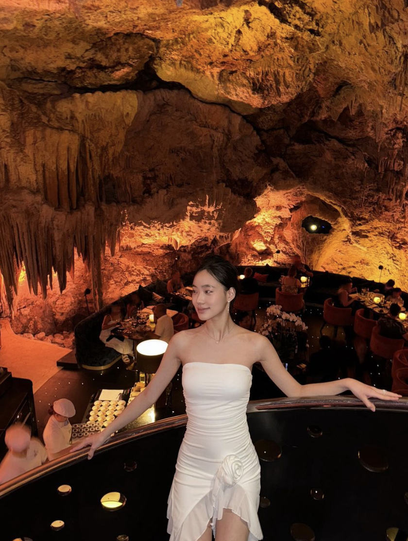 有上萬年歷史的天然鍾乳石洞穴經過設計後成為了The cave 餐廳。（圖片來源：Lily hsu／IG）