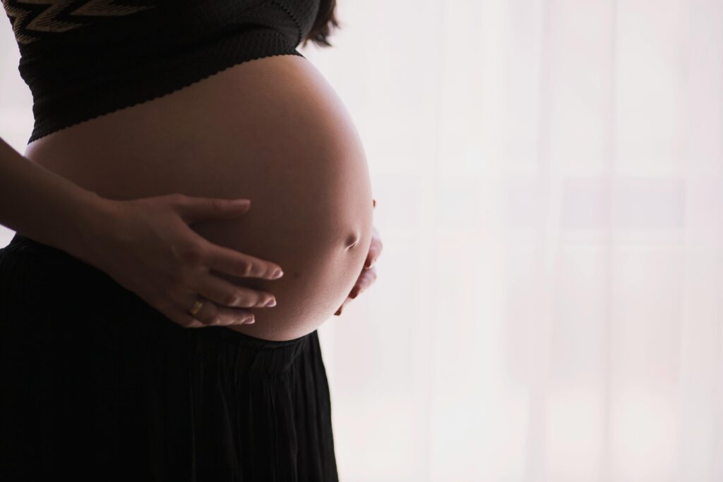 女生懷胎十月，生完小孩後，最常出現瘦不回去的問題。圖片來源／pexels