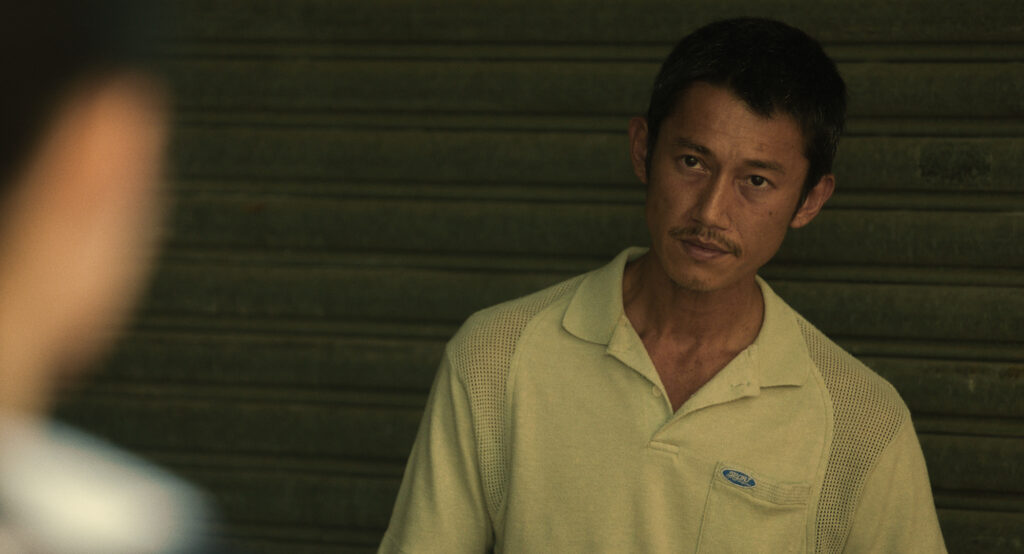 吳慷仁在《但願人長久》飾演從湖南到香港討生活的新移民。（圖片來源／甲上娛樂）