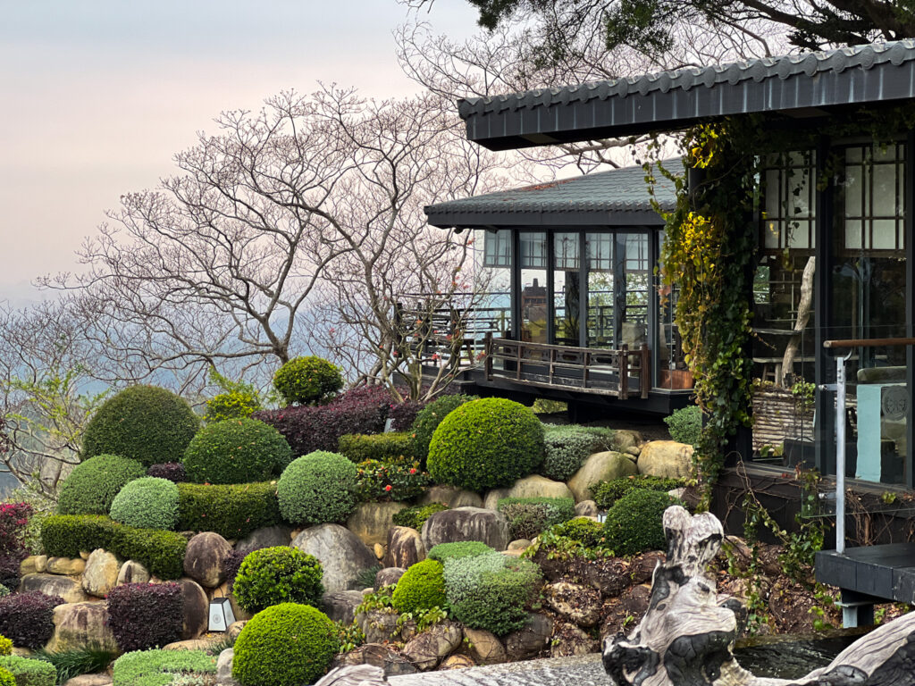 《飛花落院》費時十年之久，原本還擔心來客數量，結果意外成為國外旅客來台必訪餐廳。（圖片來源：王靖涵攝）