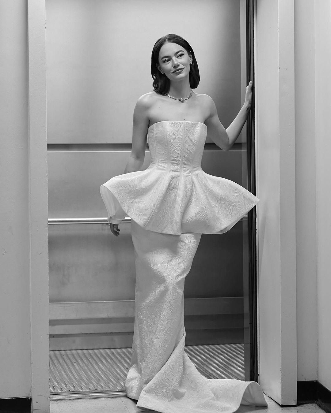 好萊塢女星的「禮服尷尬」爆笑時刻，漂亮衣服真的非凡人可駕馭。（圖片來源：IG@louisvuitton）