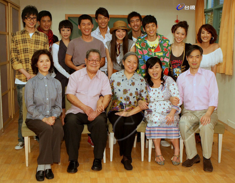 修杰楷與賴雅妍曾在 2010 年電視劇《飯糰之家》合作。（圖片來源：台視）