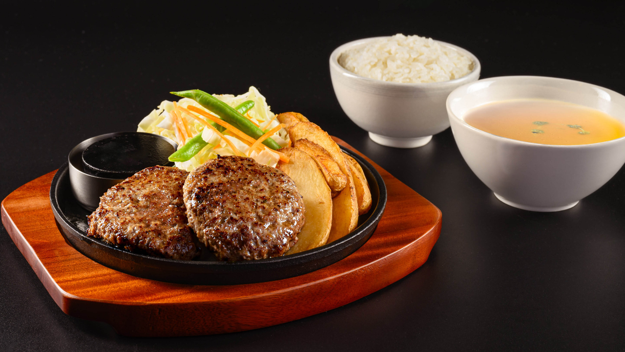 開幕限定套餐「日本和牛漢堡排套餐」選用日本九州黑毛和牛（圖：肉的長谷川）