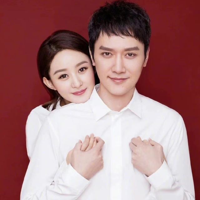 趙麗穎、馮紹峰結婚照。（圖片來源：Weibo）