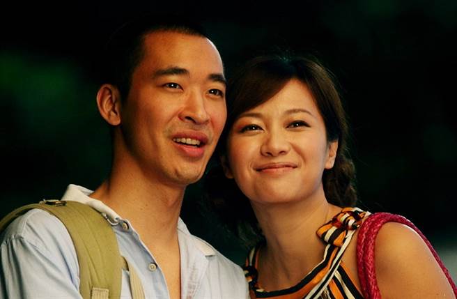 不結婚又怎樣？黃立行、徐靜蕾相戀15年。（圖片來源：Weibo）