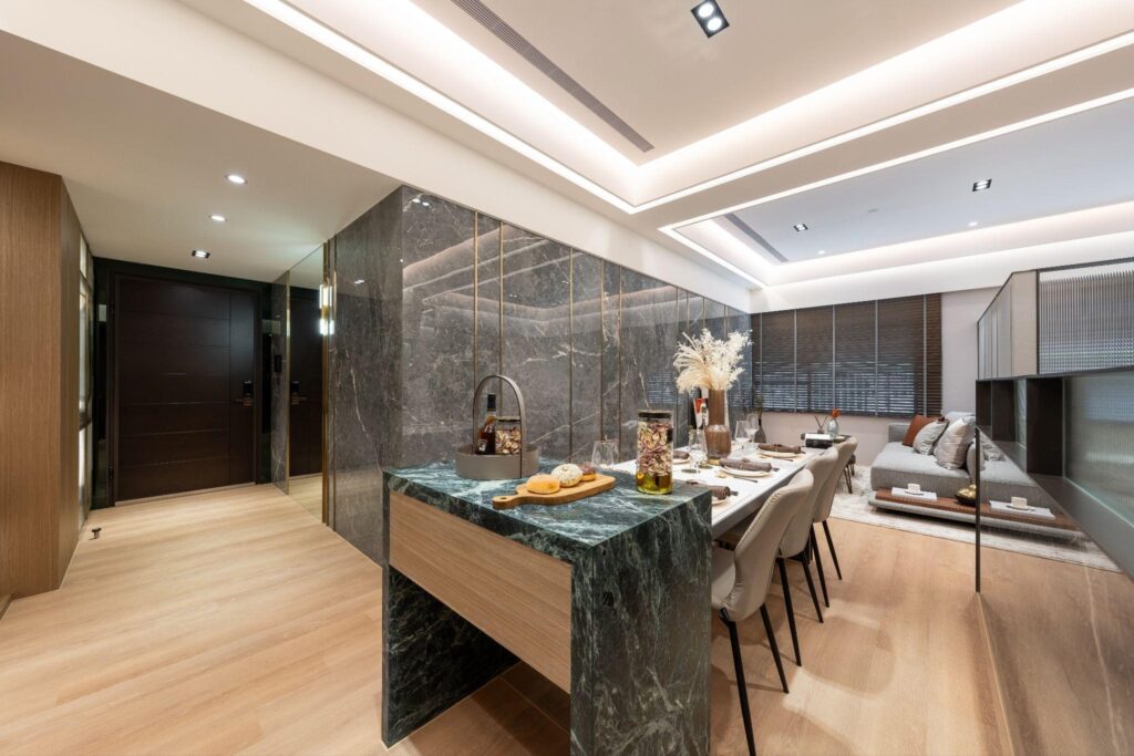 主力格局33坪3房房型,獨立玄關透過廚房銜接客、餐廳,增加開闊視覺效果。(圖/碧瑤敦灃提供)