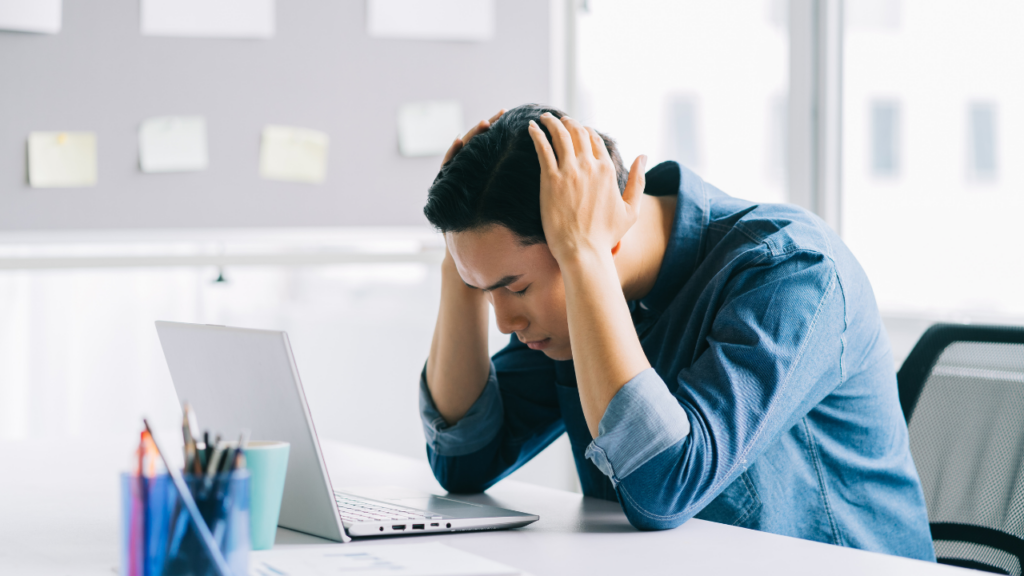 有些男生因為背負傳統刻板印象的包袱，導致心理壓力大。（圖／canva）