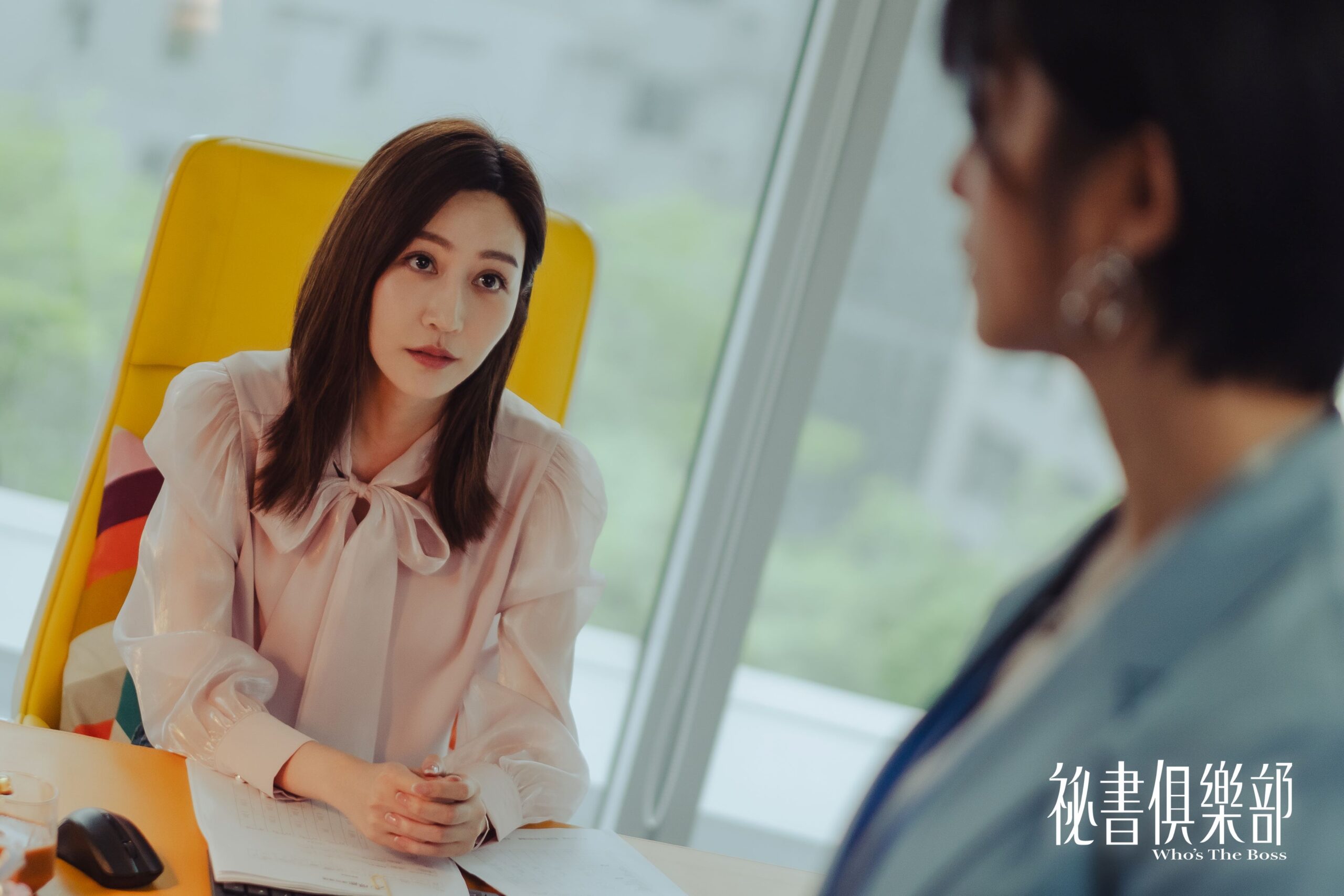 曾莞婷在《祕書俱樂部》飾演的高双芸對愛情迷惘。（圖／TVBS提供）