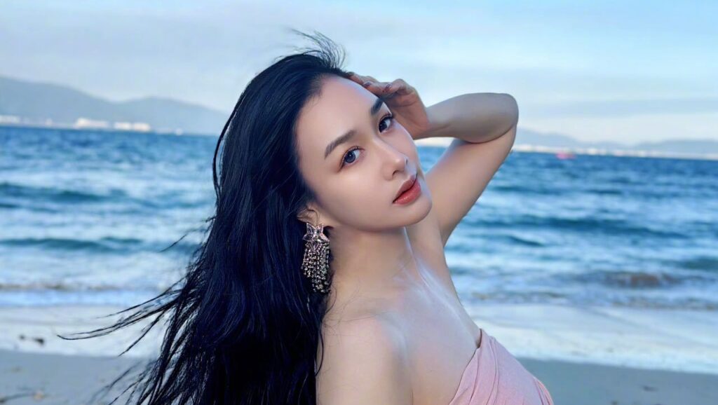 鍾麗緹依然是不少人心目中的性感女神。（圖：微博）