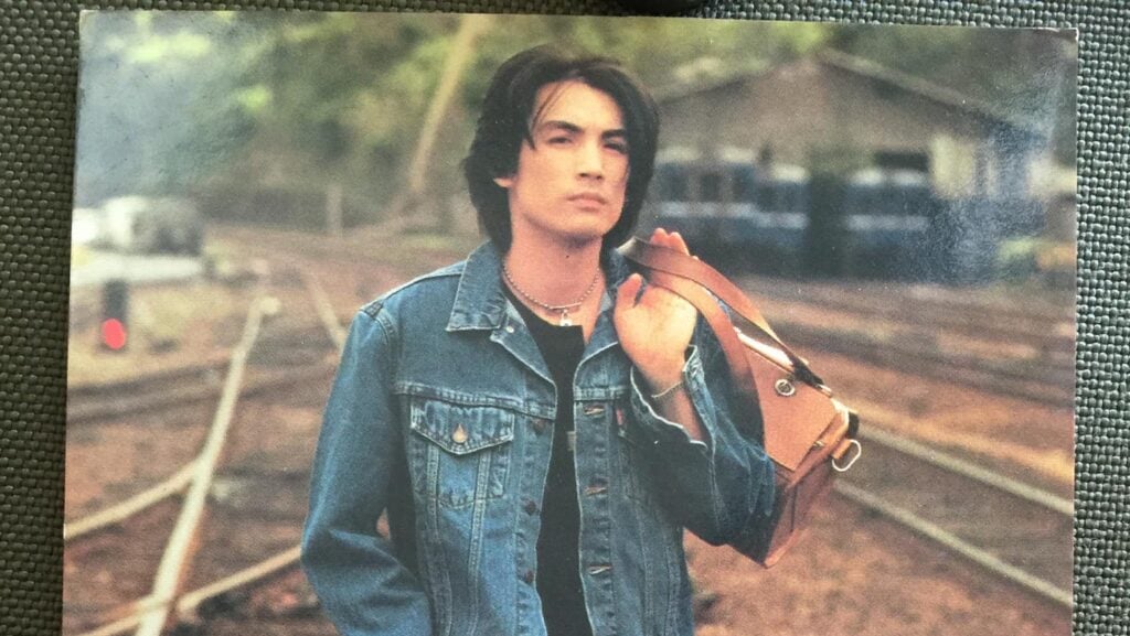 伊正30年前長相引發討論。（圖片來源：伊正臉書）