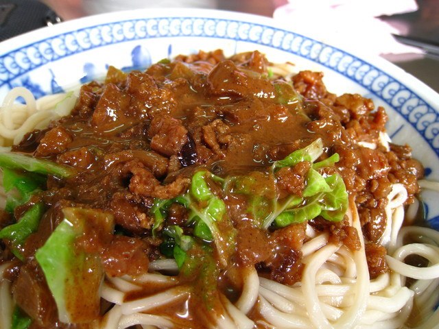 老黃陽春麵的麻醬麵。（圖／老黃陽春麵-府前店 臉書）