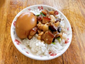 阿和肉燥飯。（圖／姊妹淘）