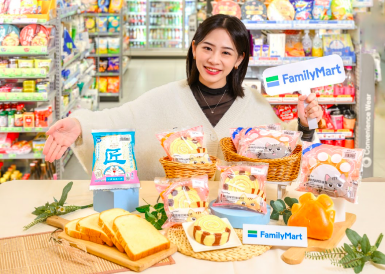 適逢每年2月22日為日本貓之日,「全家」以貓咪為靈感,推出全新「喵」主題甜點,包括「喵咪肉球奶油包」、「貓貓尾巴捲蛋糕」以及攜手哆啦A夢合作的「記憶深刻奶油土司」。(圖:全家)