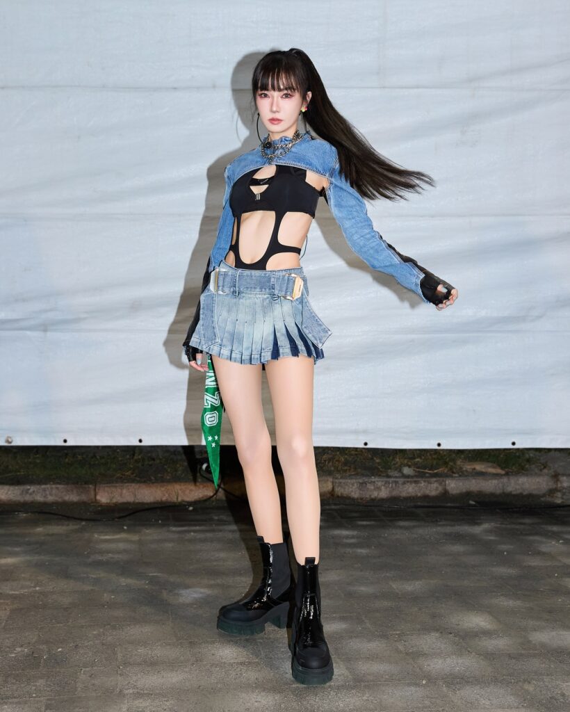 謝金燕為了延緩老化，即使日常生活也相當嚴謹。（圖片來源：JeannieHsieh謝金燕___bbb 臉書）