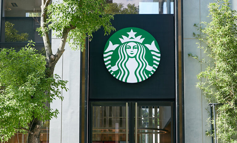 近日有網友發現，星巴克竟然也有「7折珍食計畫」這個隱藏優惠，即是在晚間7點過後，將當日過賞味期限的指定食品以7折價格銷售。（圖：取自Starbucks官網）