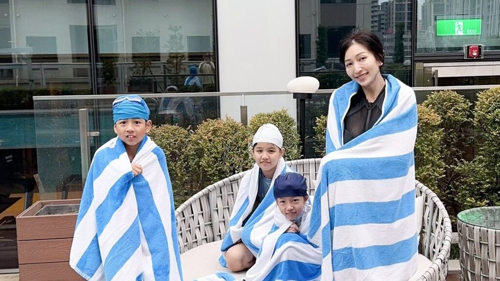 阿翔老婆Grace透露女兒在泳池差點溺水。（圖片來源：Out Of Control 媽咪Grace 臉書）