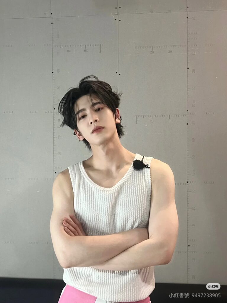 張凌赫如今身材精壯。（圖片來源：張凌赫小紅書）