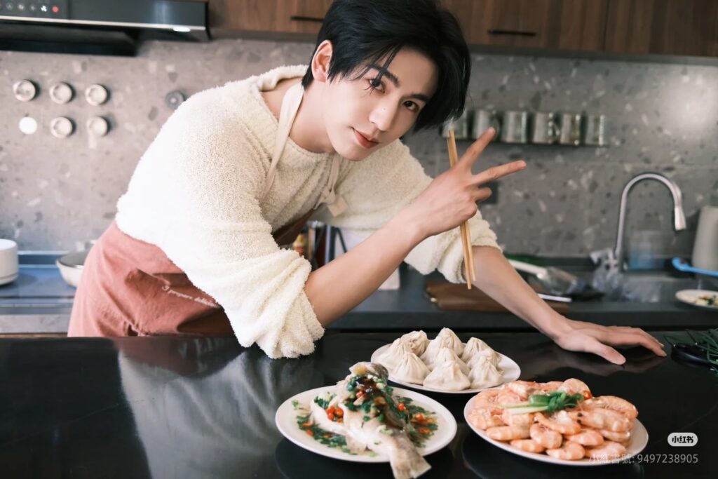 張凌赫擅長自己下廚。（圖片來源：張凌赫小紅書）
