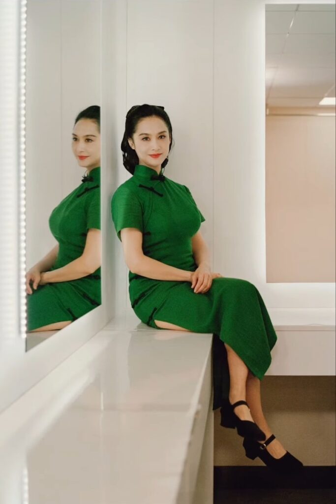 53歲的朱茵依然保養得宜，狀態極佳。（圖片來源：IG sheng.rain）