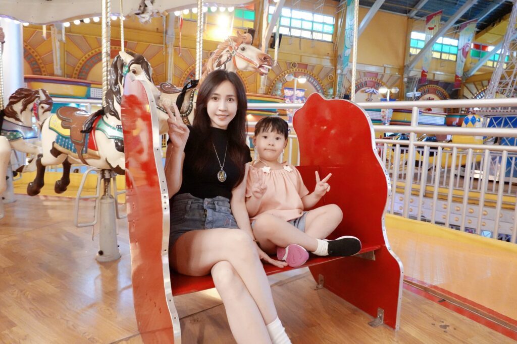 潔哥從女兒出生開始就只餵配方奶，孩子直到2歲都不曾生病。（圖片來源：臉書 潔哥/李秉潔）