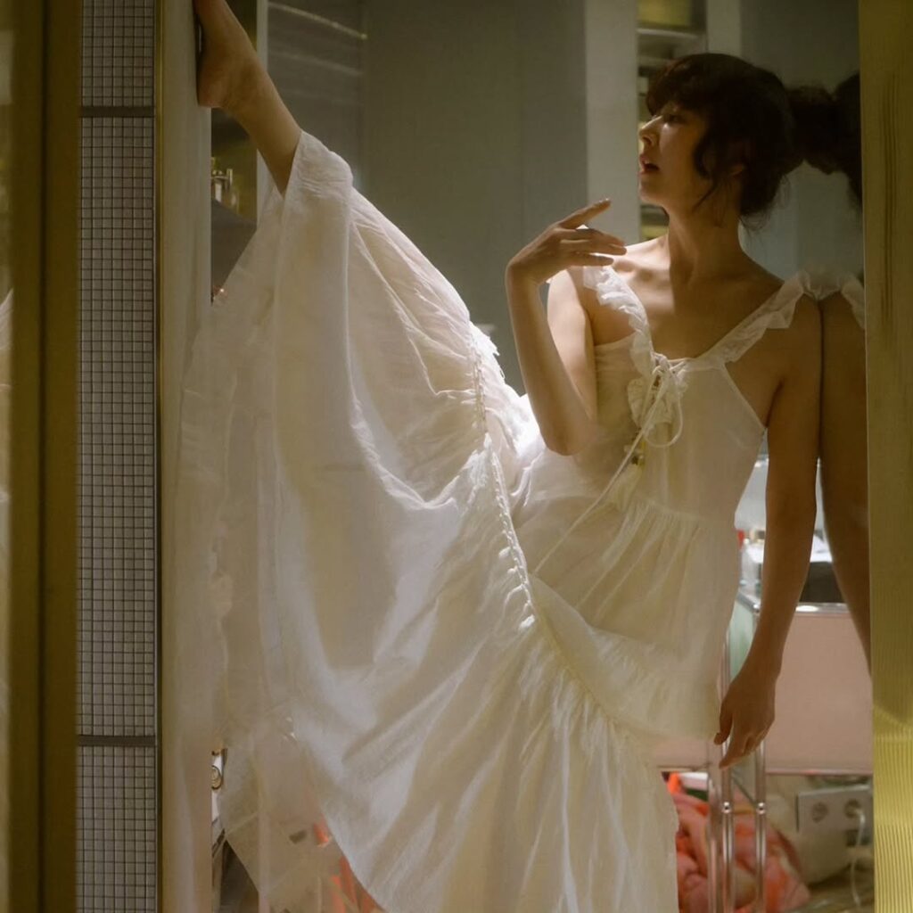 徐貞姬62歲了，身體柔韌性還是非常好。（圖片來源：徐貞姬IG junghee_suh）