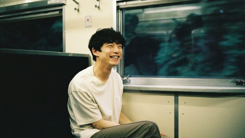 坂口健太郎被爆腳踏兩條船。（圖片來源：坂口健太郎IG sakaguchikentaro）