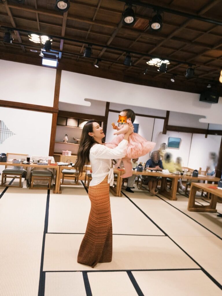 Sandy為女兒慶祝1歲生日。（圖片來源：Sandy IG sandywis）
