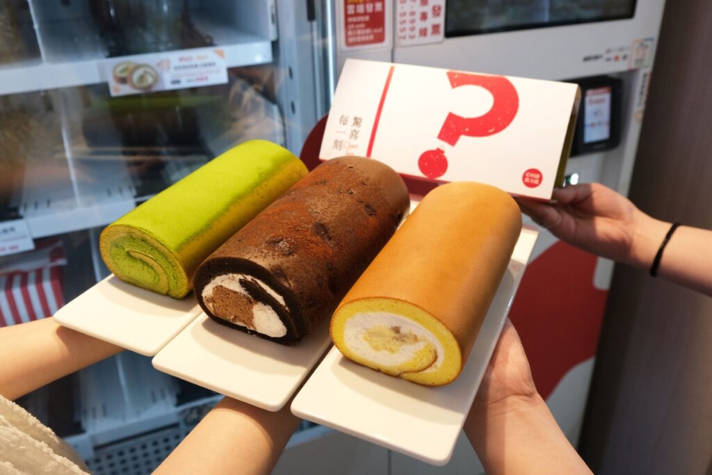 亞尼克YTM限定生乳捲盲盒，每盒392元，有機會買到冠軍原味、獨家獵奇九層塔檸檬、厄瓜多爾黑巧克力、宇治抹茶等口味。（圖／亞尼克提供）