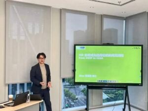 當執行者正被AI取代，如何從執行者思維，升級到被信任的商業顧問思維。（圖／黃至堯博士）