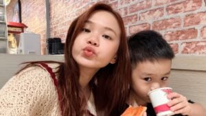 陳彥婷帶兒子上女廁,引起路人側目。(圖片來源:臉書 陳彥婷 Tiffany)