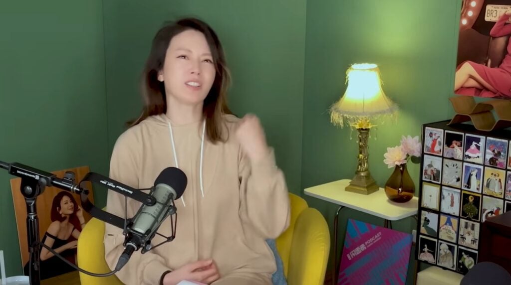 Melody聊起「閨蜜另一半出軌」的話題，坦言自己是不會告知的類型。（圖片來源：YouTube Melody姐妹悄悄話）