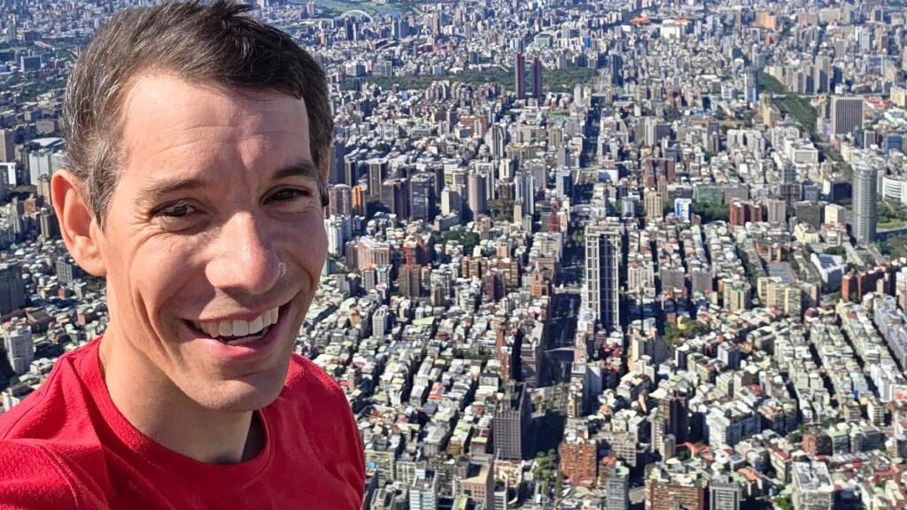 Alex Honnold日前成功徒手攀登台北101，成為全球話題。（圖片來源：臉書 Alex Honnold）